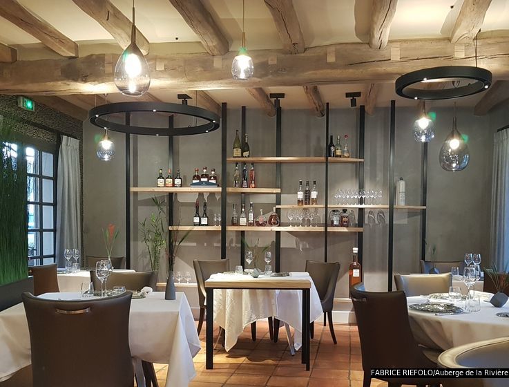 Auberge de la Rivière Velluire a MICHELIN Guide Restaurant