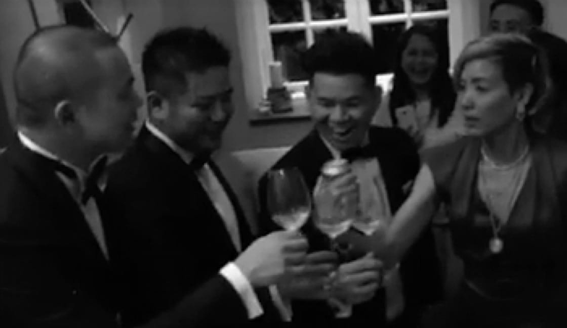 https://d3h1lg3ksw6i6b.cloudfront.net/media/image/2016/08/22/ee35768a716f491898f56a2c17ac7b02_Andre+chiang+celebration.jpg