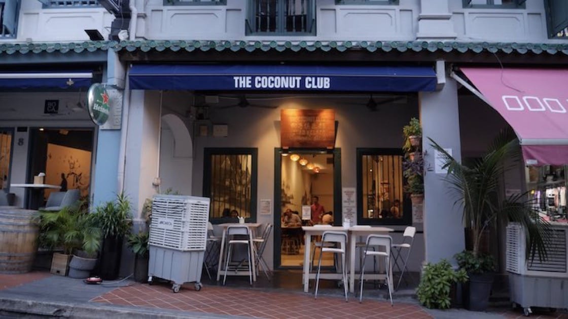 这家椰浆饭专卖店受到饕客与游客的欢迎。(米其林指南数码网)