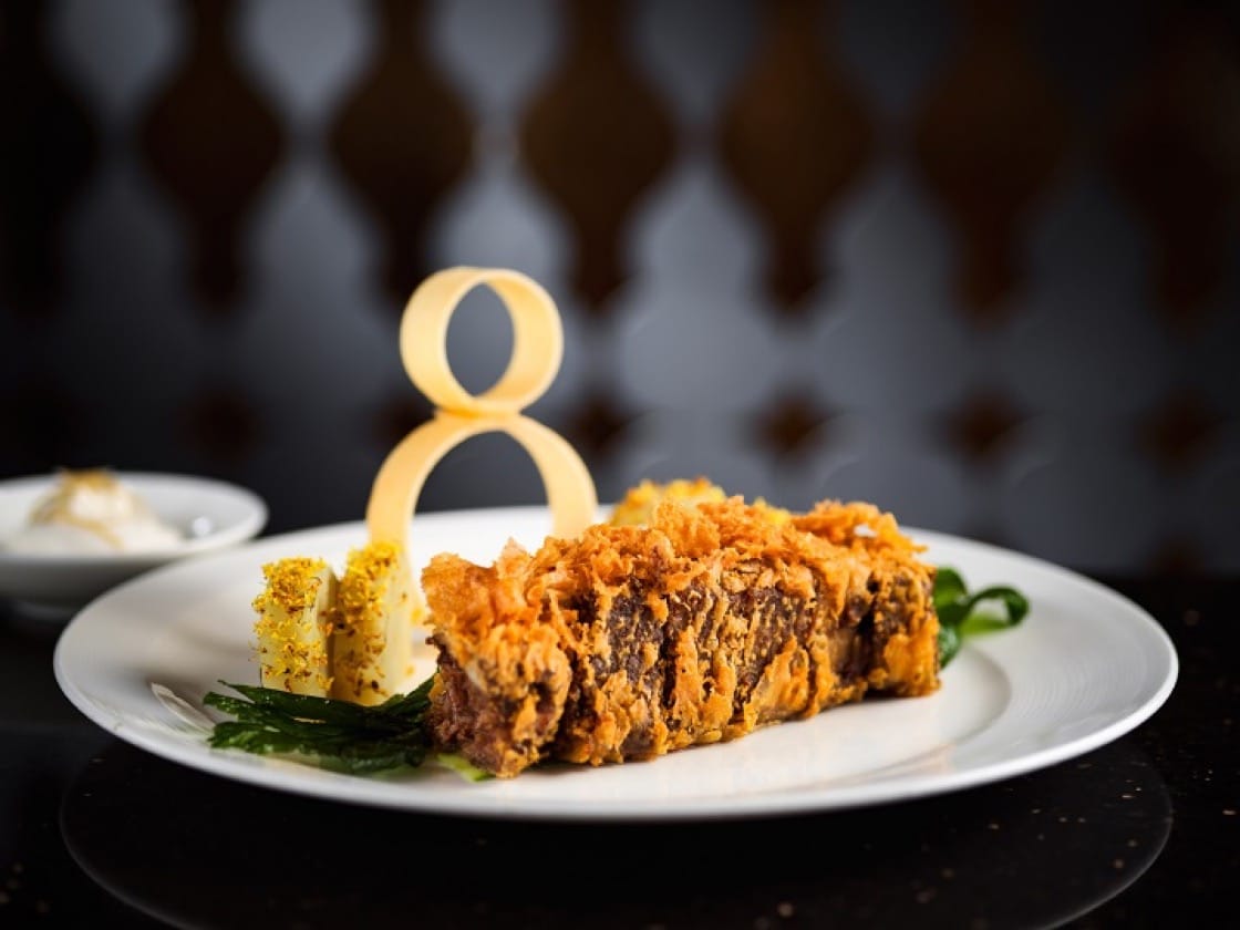 大厨谢锦松的黄金雪花牛,使用了西式低温烹调法(cuisine sous vide)