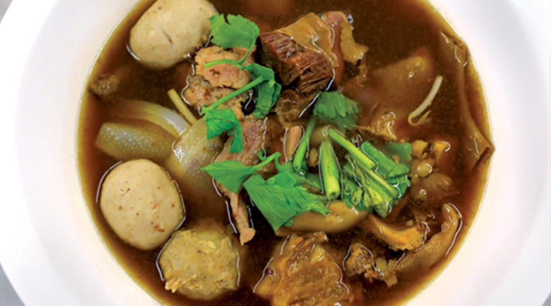 Wattanapanit (Ekkamai)'s aromatic stewed beef with noodles.