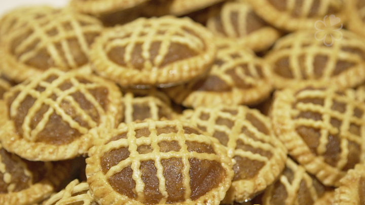 Each pineapple tart is as big as the circumference of a condensed milk tin.