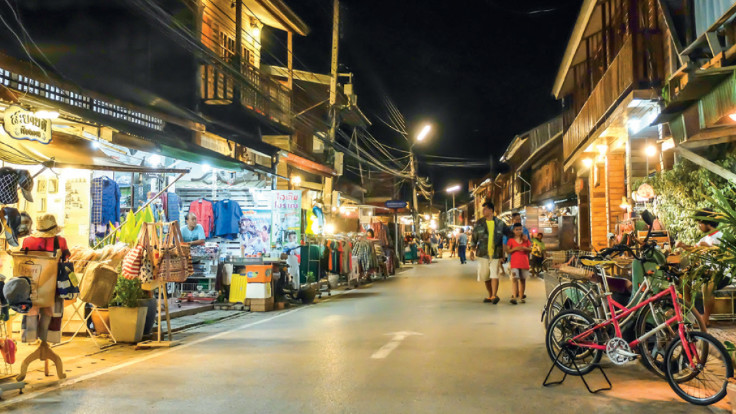 Chiang Khan Walking Street. Photo credit: TAT.