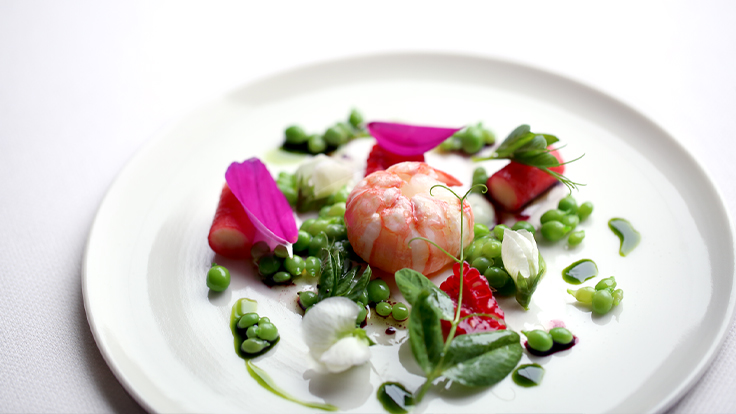 Langoustines, petits pois et framboises ©Laurent Dupont