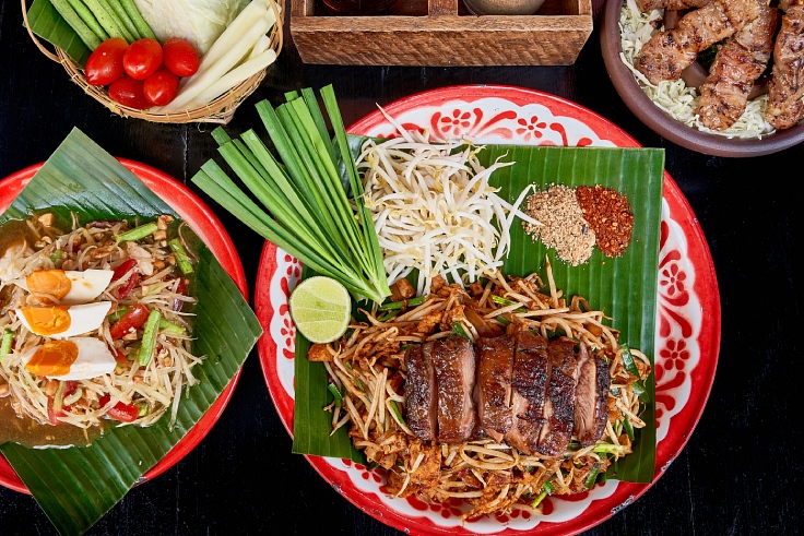 Phad thai from Bib Gourmand recipient Baan Phadthai. (© Baan Phadthai)