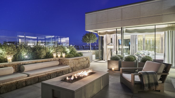 Picture of Inside a Soaring New York City Penthouse That's Infused With Art Deco ...