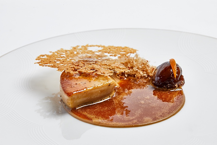 Foie gras and river view for lunch? (© Blue by Alain Ducasse)