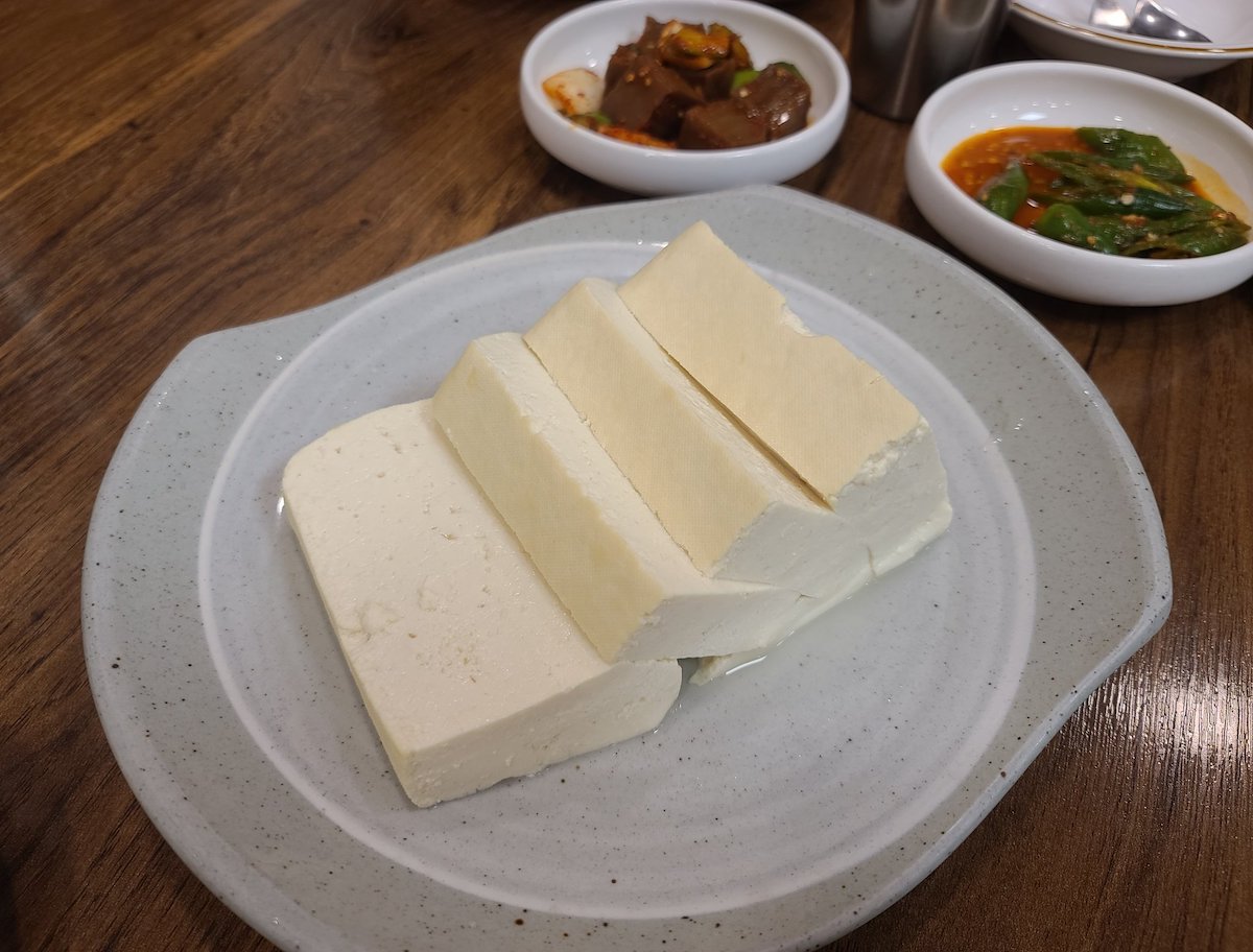 Raw dubu from Hwanggeum Kongbat 