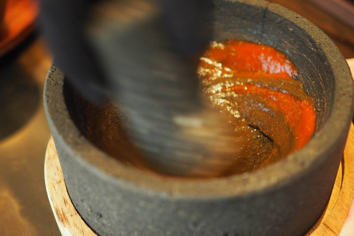 配主菜牛里脊肉的魔力醬,便用到數款辣椒,包括安喬乾辣椒(Ancho Chili)及諾拉辣椒(Ñora Pepper)。