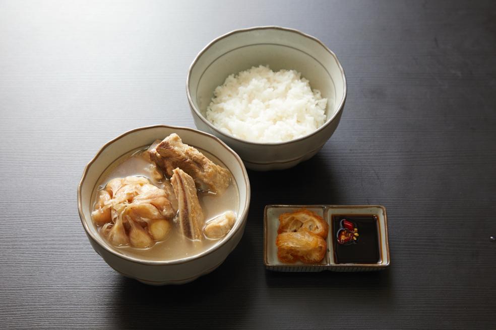 Most restaurants in Hong Kong don’t offer both Malaysian and Singaporean styles of bak kut teh, but Ancient Moon wanted their customers to learn the difference, so both styles can be found on their menu. (Image provided by Ancient Moon)