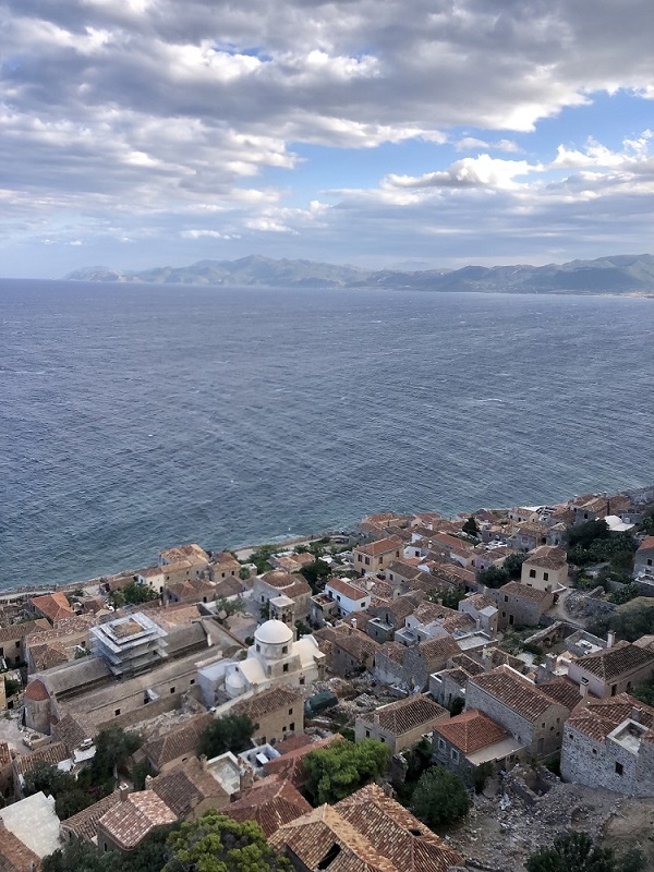 Monemvasia vista dalla cima delle rupe