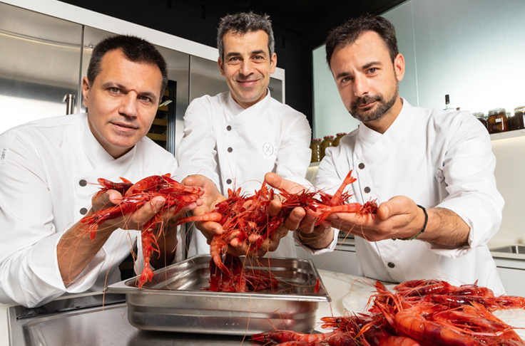 Oriol Castro, a la izquierda, junto a Mateu Casañas (centro) y Eduard Xatruch (izquierda) © Joan Valera – Disfrutar