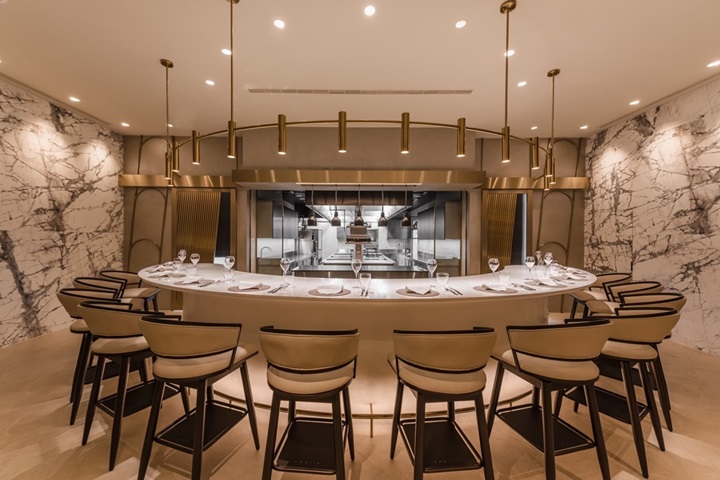Iacopo Frassi, formerly of Bencotto at Mandarin Oriental, Taipei, brings a contemporary lens to his native Tuscany at FRASSI, where tradition meets modern sensibility. (© FRASSI)