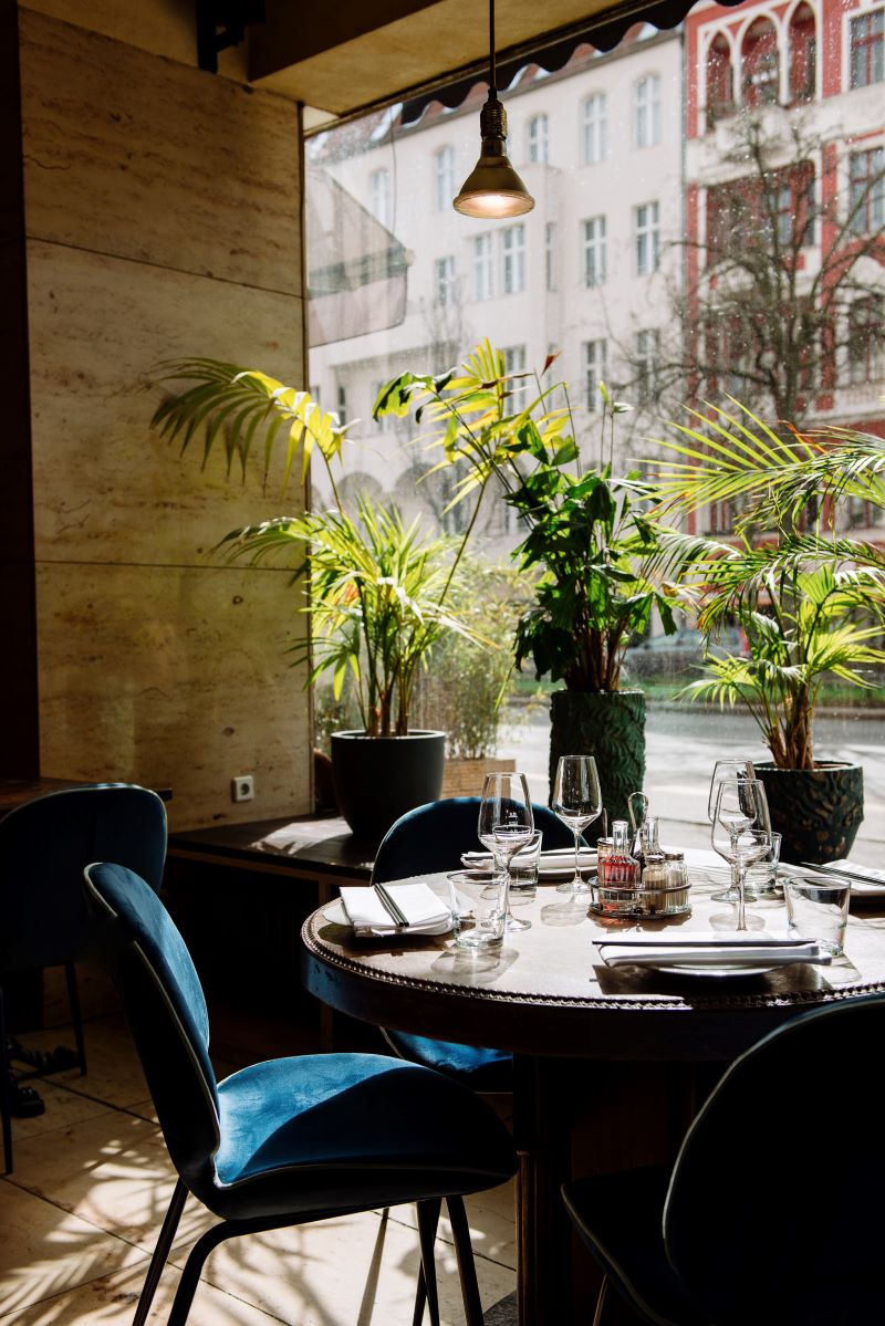 © John Bauer/Madame Ngo - Une Brasserie Hanoi