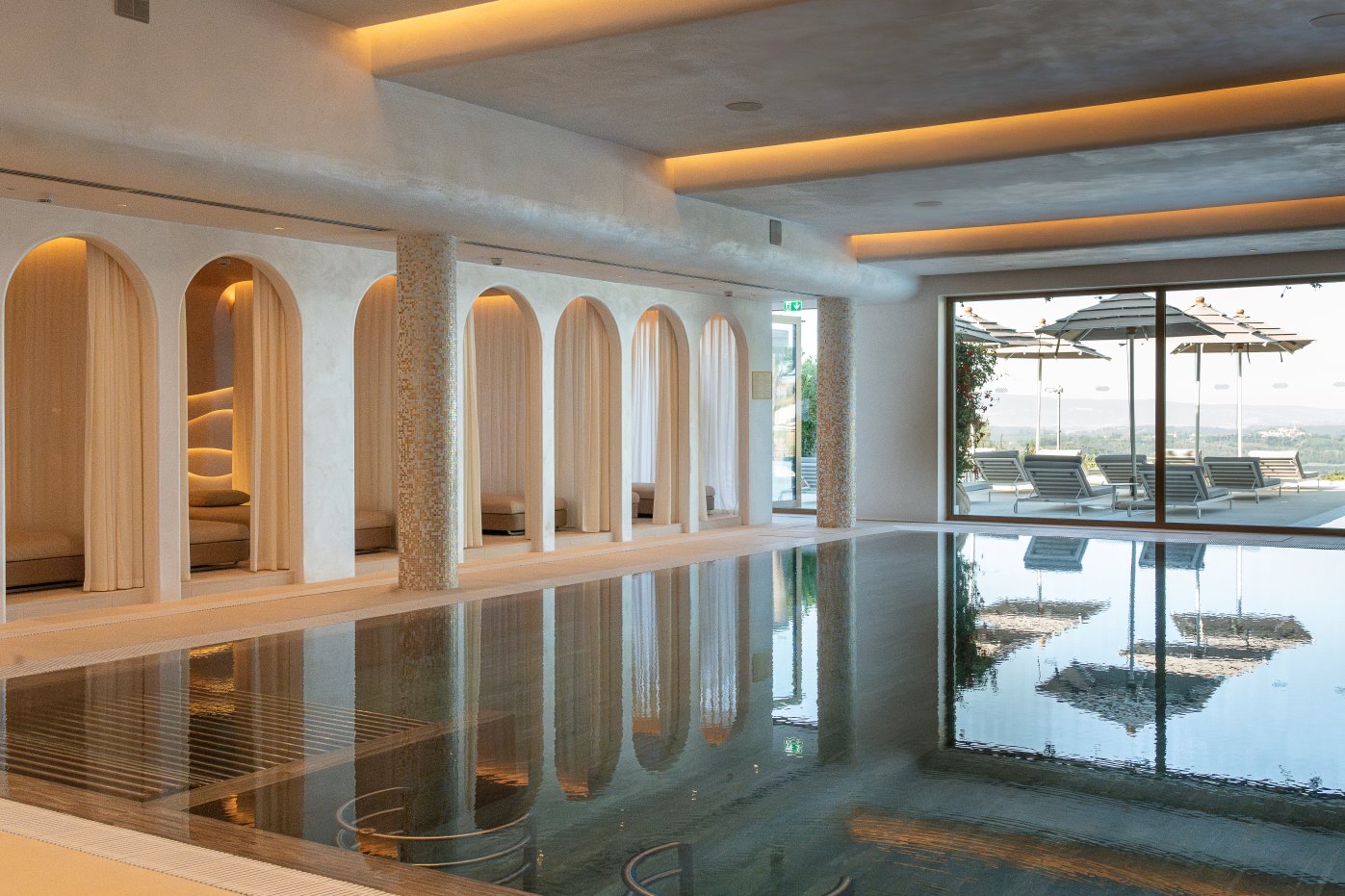La parte interna della piscina/Castelfalfi