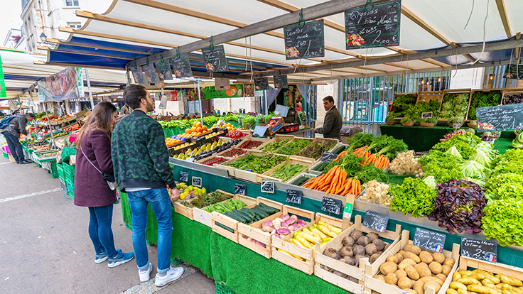 Le marché d'Aligre, Paris/Noppasin Wongchum/iStock