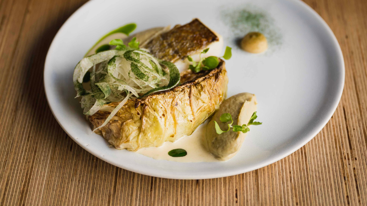 Le poisson du jour et sa déclinaison de légumes de saison © Emma Levesque
