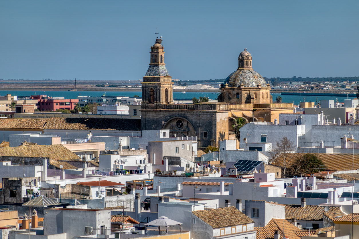Panorámica de Sanlúcar de Barrameda, en Cádiz © Juanhorihuela/iStock