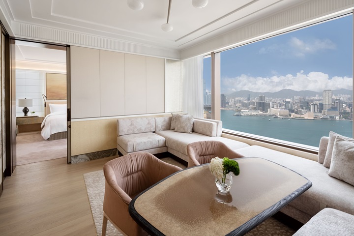 Island Shangri-La, Hong Kong  delivers palatial grandeur with harbor-view rooms, a 16-story glass-topped atrium, and MICHELIN-starred Petrus for French fine-dining.  (©Island Shangri-La, Hong Kong)