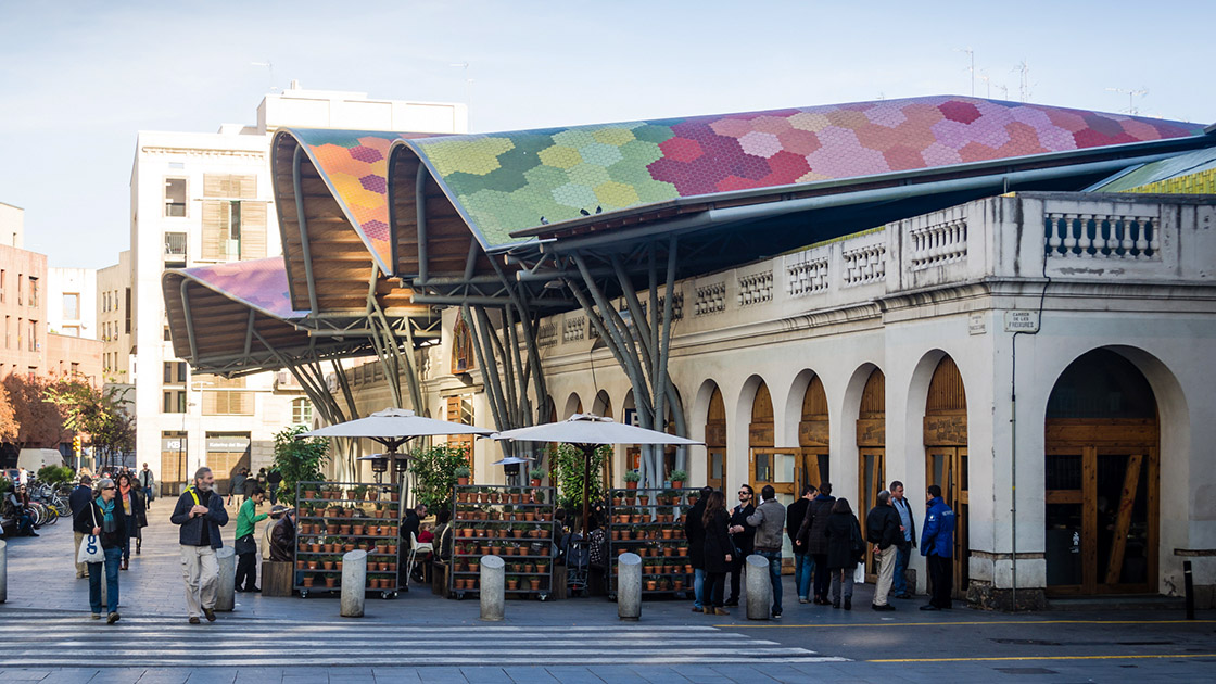 El mercado de Santa Caterina es el segundo más antiguo de la ciudad, a pocos metros de la Catedral © FilippoBacci/iStock