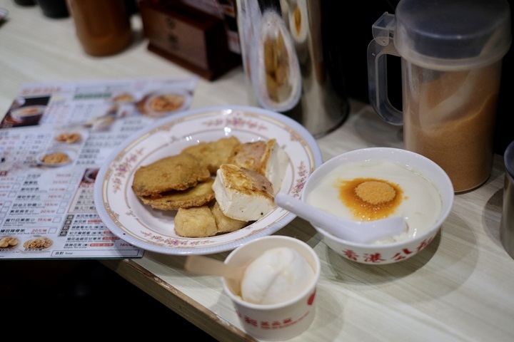 Beancurd puffs, pan-fried stuffed tofu and golden fish tofu as well as tofu puddings have been popular items at Kung Wo Beancurd Factory. (©Hei Kiu Au)