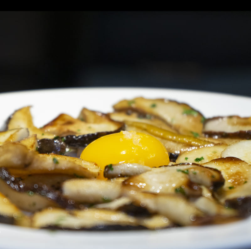 Champignons et œuf, spécialité de la maison Ganbara à Saint-Sébastien. © Klamer Hernández/Ganbara/Ganbara