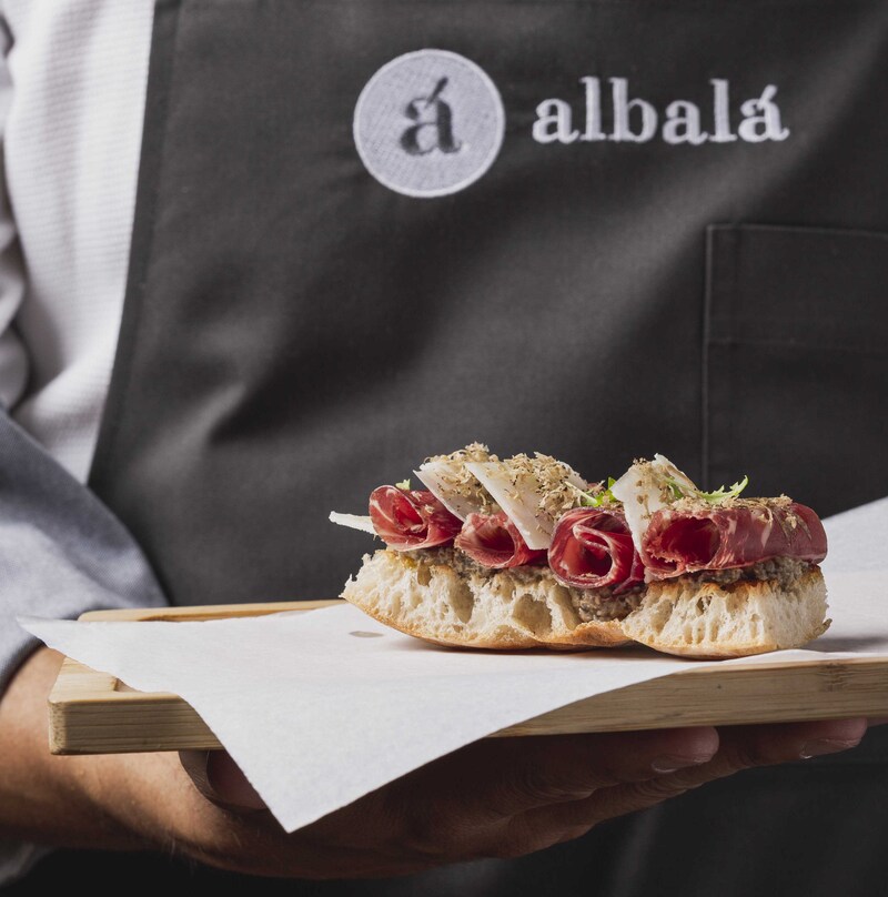 La gastronomie andalouse est au cœur de la proposition d’Albalá, avec le chef Israel Ramos aux fourneaux. © FRANCIS ROSSO/Albalá