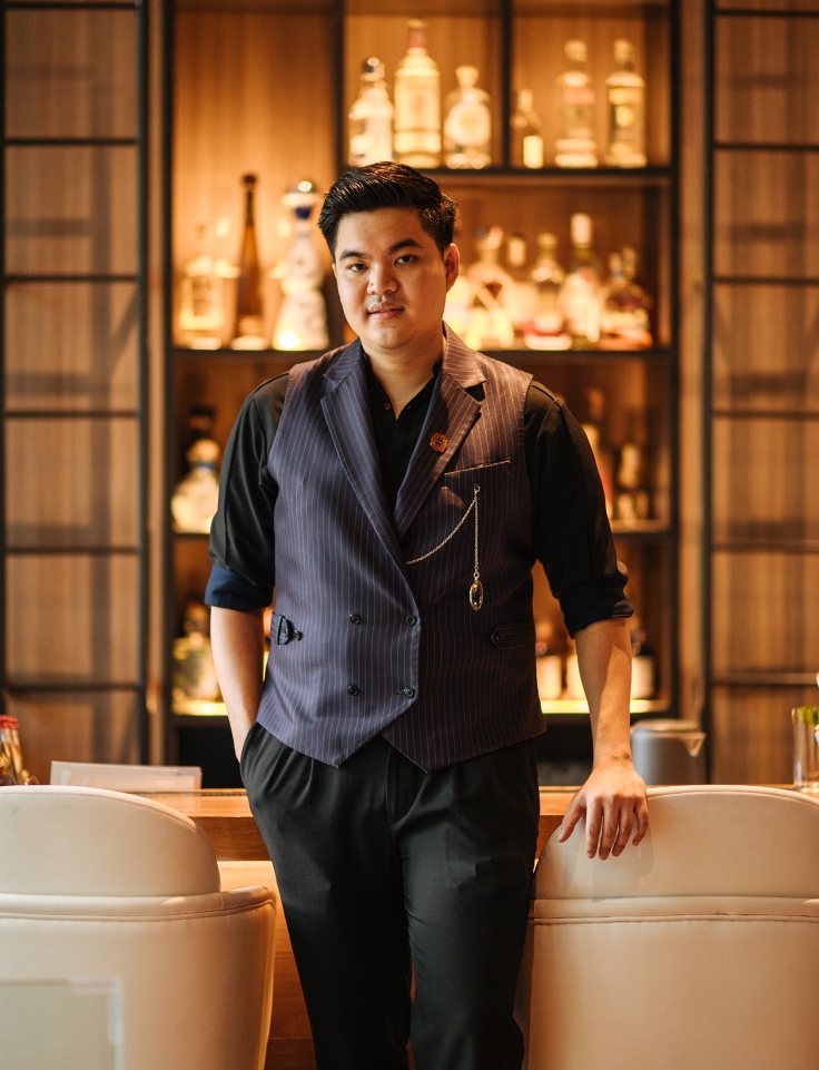 how-to-make-a-thai-spiced-rum-cocktail-like-a-michelin-key-hotel-bartender (3).jpg
