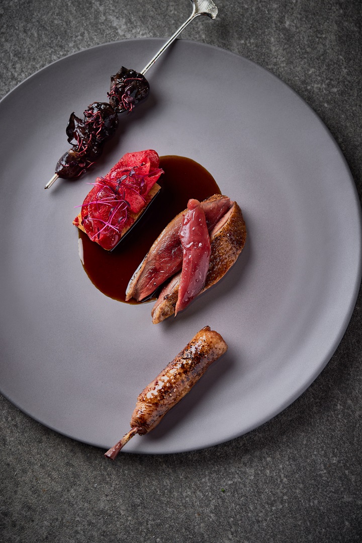 Pigeon_ Beetroot_ Char Siu Sauce 乳鴿・紅菜頭・叉燒汁 Ankôma (2).jpg