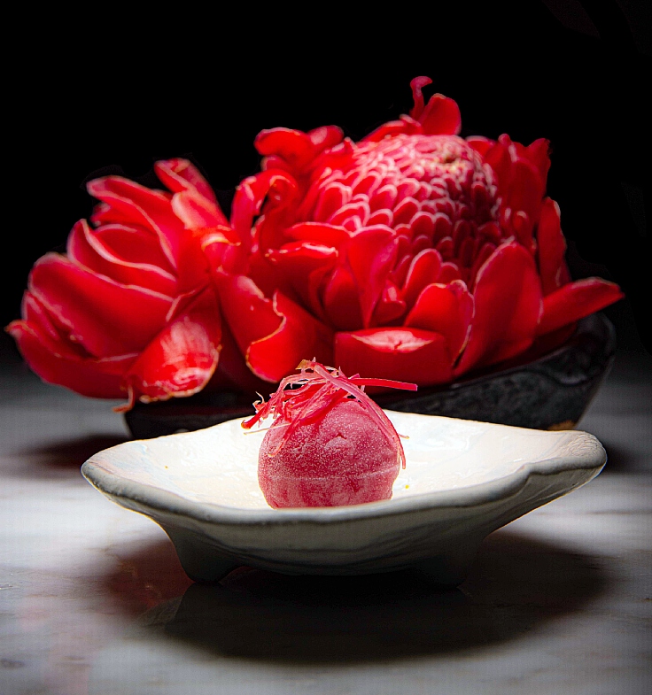 อาหารจากวัตถุดิบท้องทะเลไทยของสมุทร (© Michelin)