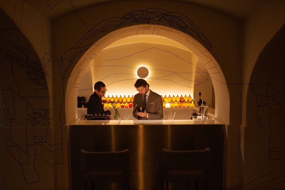 Lovis Bar © Zoe Spawton