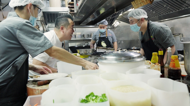 Liew and His Kitchen Team (Photo: MICHELIN)