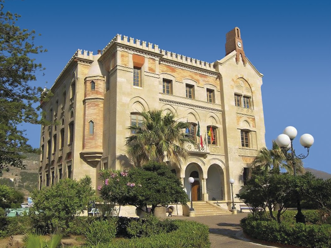 Favignana, Isole Egadi: il Palazzo Florio/Michelin