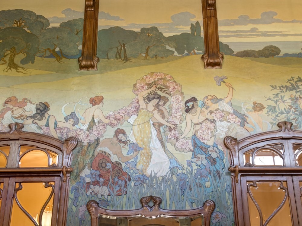 Dettaglio dei dipinti di Ettore De Maria Bergler nella Sala Basile di Villa Igiea/Villa Igiea