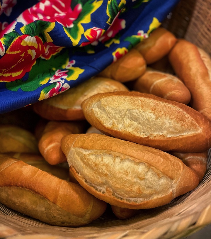 Ăn Chơi 法包 bánh mì sandwiches fresh made 新鮮.jpg