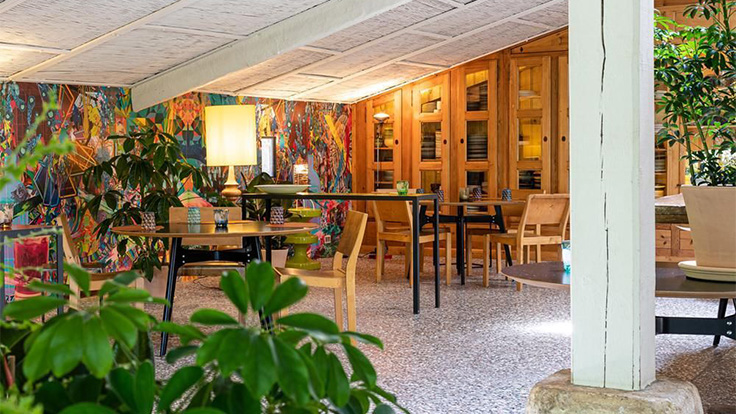 L'intérieur du restaurant La Chassagnette © Adrian Deweerdt/La Chassagnette