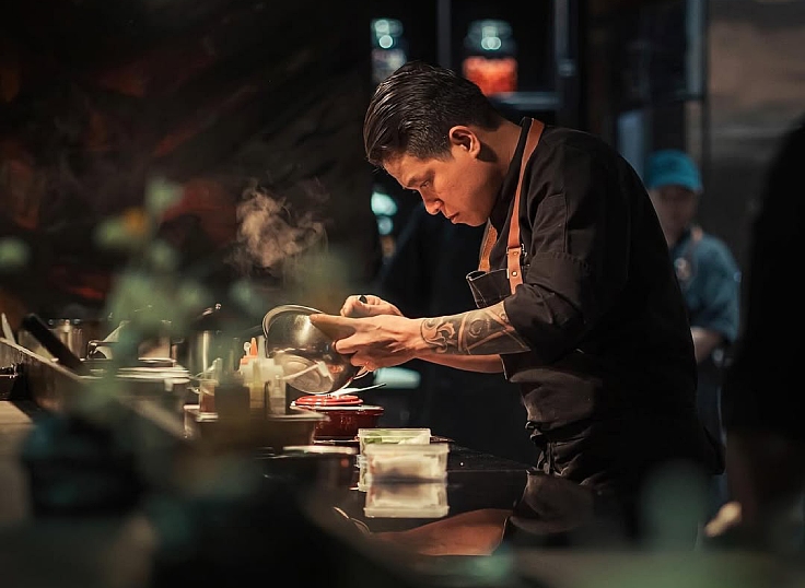 Chef Thanh Vuong Vo, a fisherman turned a MICHELIN Star restaurant chef. (© Coco Dining)