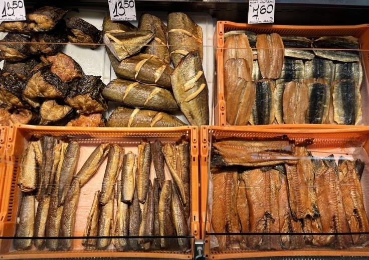 Smoked fish at Riga Central Market (© Michelin)