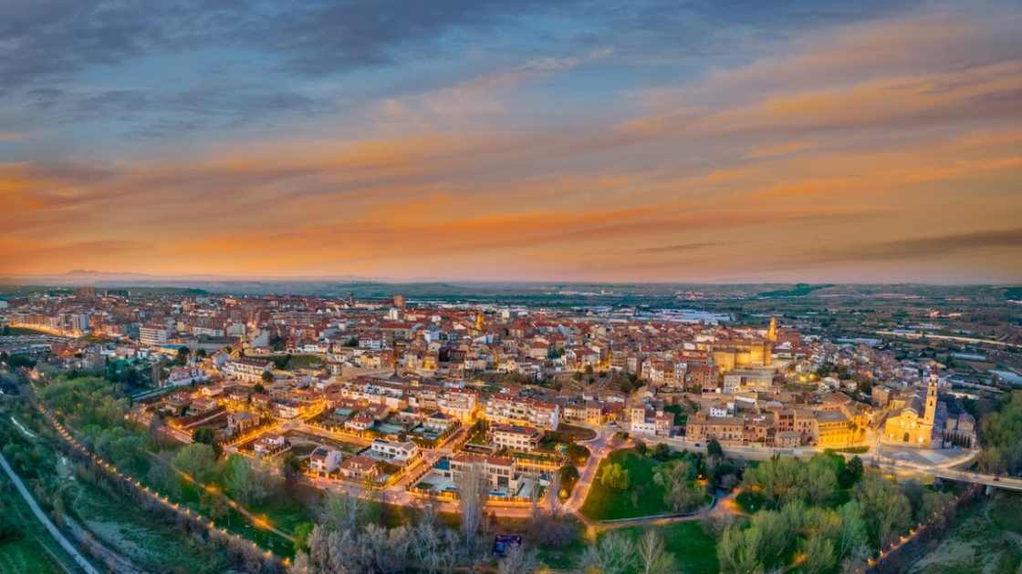 Vista panorámica de Calahorra, ciudad con 2.000 años de historia en La Rioja Oriental. © Mediterranean/iStock
