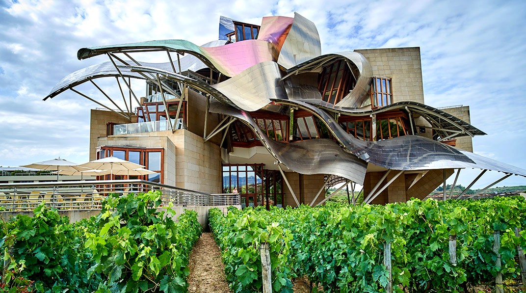 Marqués de Riscal, una de las bodegas más reconocidas de Europa, diseñada por Frank O. Gehry. © Consejo Regulador DOCa Rioja