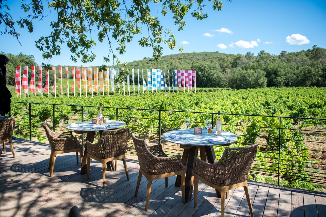 At Chez Jeannette in Provence, diners enjoy seasonal Provençal cuisine and estate-grown produce with panoramic views of vineyards and world-class contemporary art. © Chez Jeannette