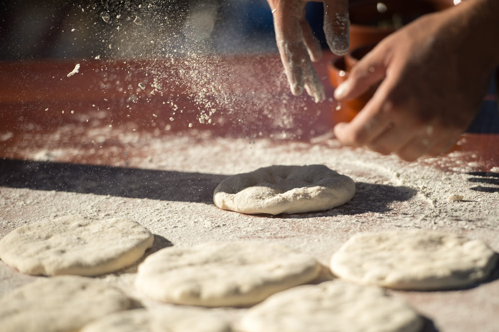 Local bakers make raspadas by hand. © Ente Mendoza Turismo