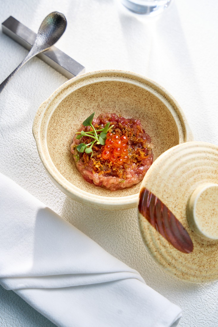 With One MICHELIN star, Murakami offers a gastronomic journey to Japan. © Estúdio Mió/Murakami