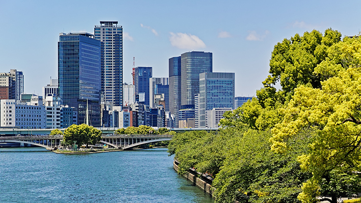 大川沿いの風景、天満橋からの眺め © Loco – stock.adobe.com