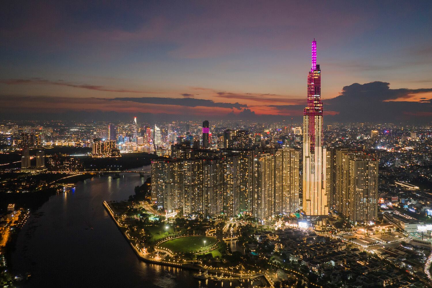 Il Vinpearl Landmark 81 e la skyline di Ho Chi Minh City © Marriott