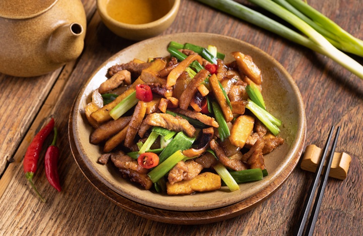 Hsinchu is famed for its Hakka cuisine. Pictured: Hakka stir-fry from Bib Gourmand restaurant Lao Tou Pai. (©Lao Tou Pai) 