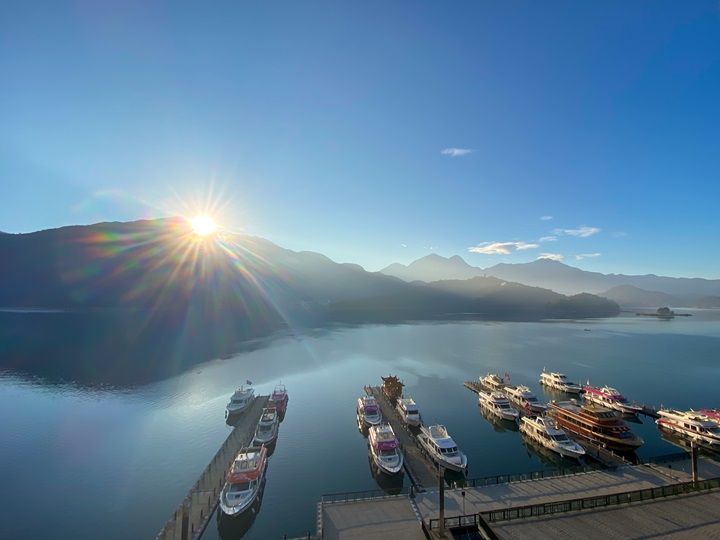 Sun Moon Lake, with its mountain-and-water vistas, now offers an upgraded cycling path for leisurely rides. (©Shutterstock) 