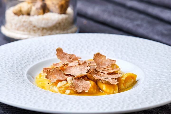  The menu reflects chef Paul Lee’s journey and blends these influences into a cuisine full of creativity and unexpected twists.