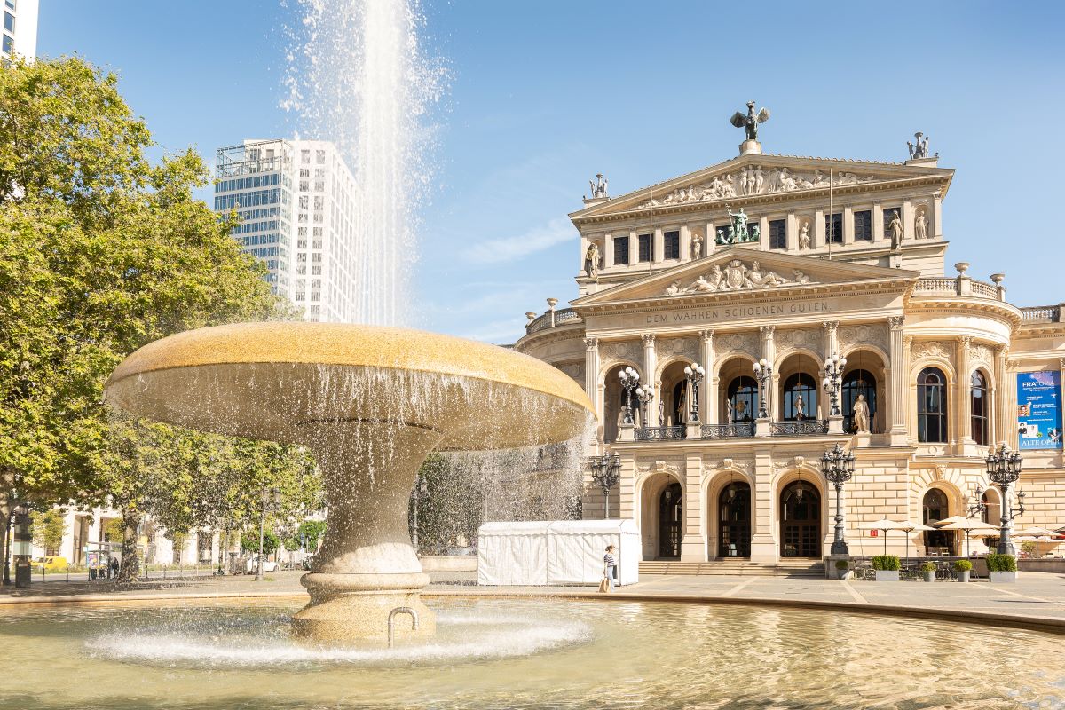 Alte Oper Frankfurt © #visitfrankfurt_plazy_Isabela_Pacini