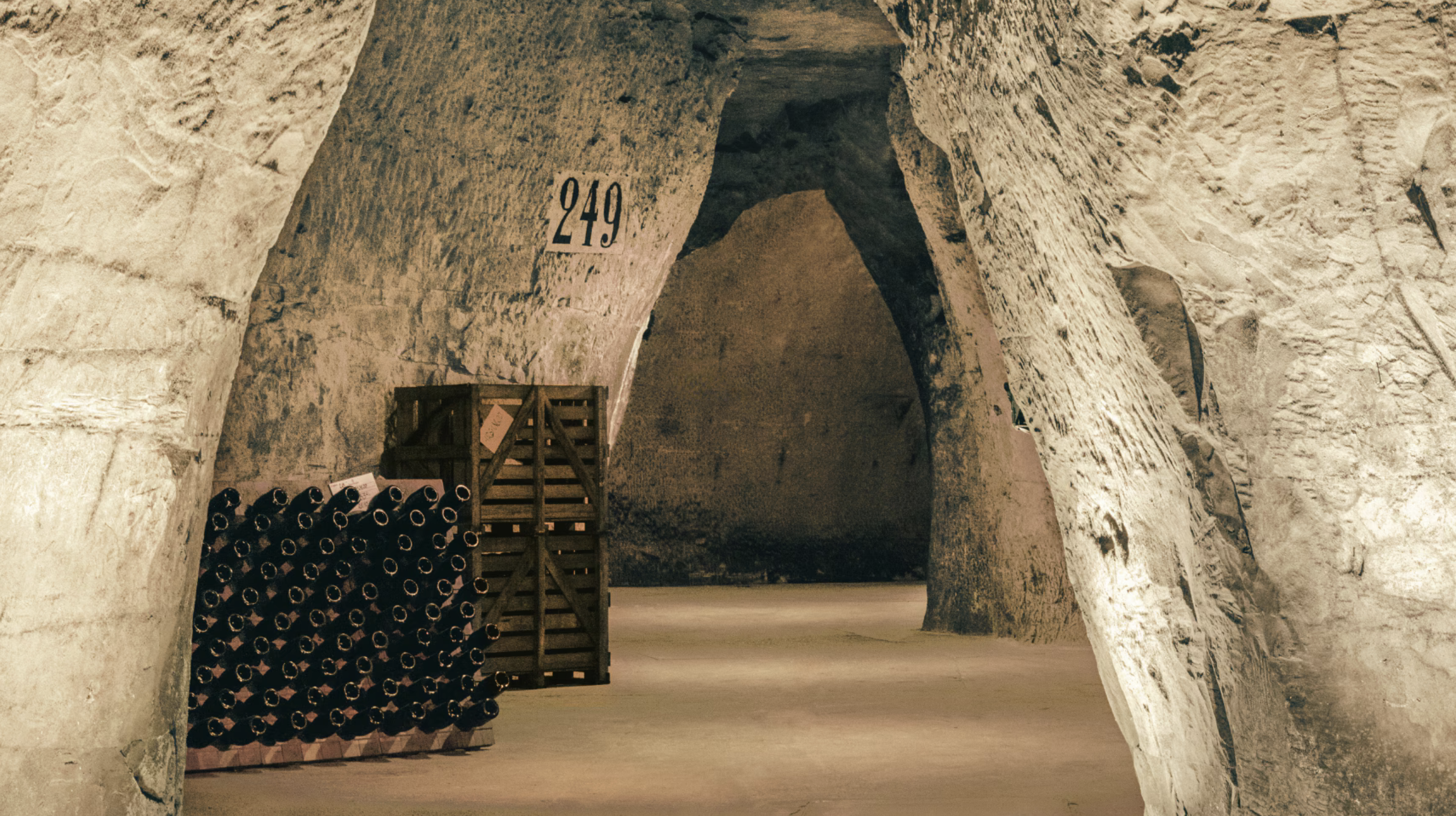Dans les labyrinthes des crayères © Veuve Clicquot